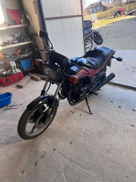 Motocicleta kawasaki gpz 305
