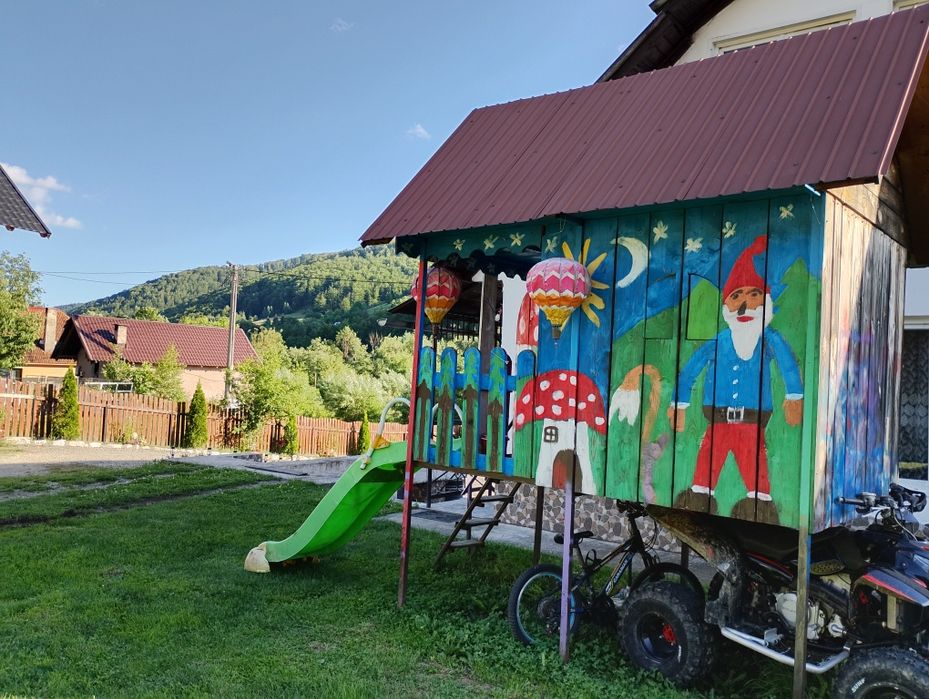 Căsuța de joacă pentru copii