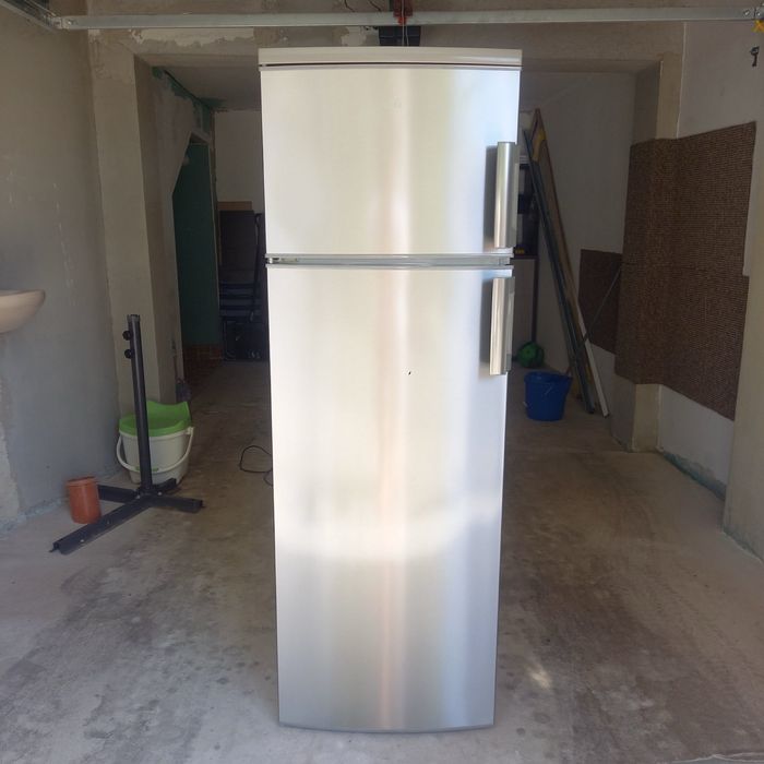 Хладилник с камера АЕG