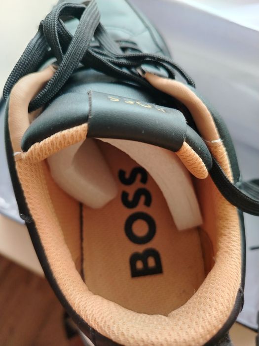 Продам кроссовки BOSS  черн кожа 41 р
