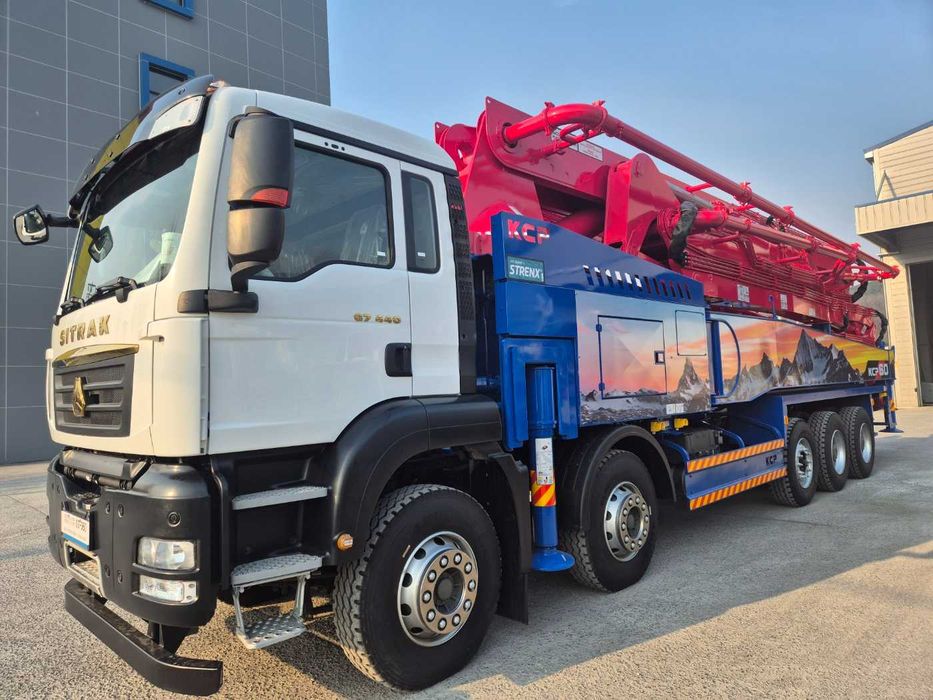 Автобетононасос KCP 60 метров на шасси HOWO SITRAK 10х4