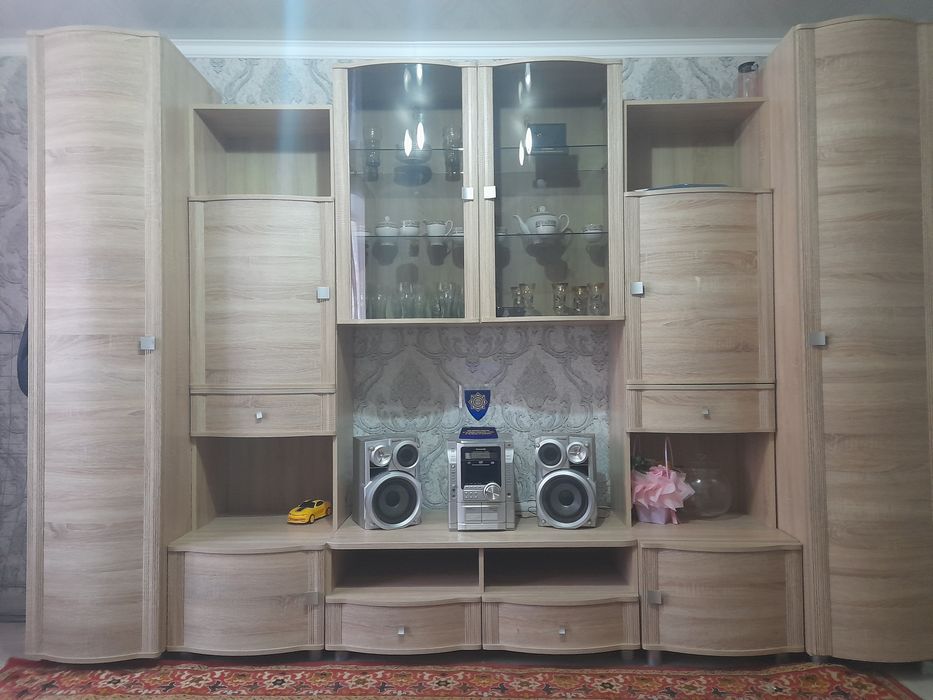 Продам Горка в гостинную