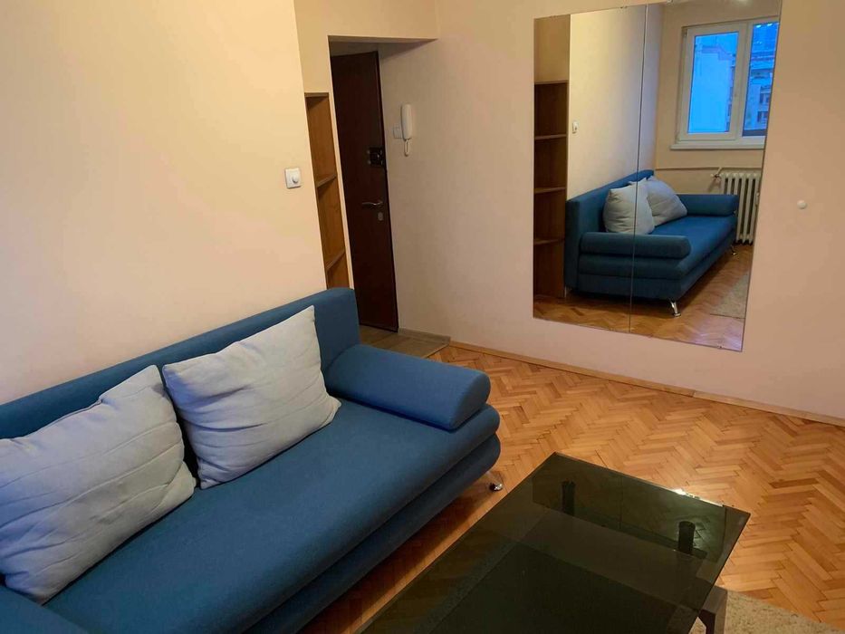 Дава се под наем Двустаен апартамент в София, Център - 60 кв.м за 600 € - Снимка #2