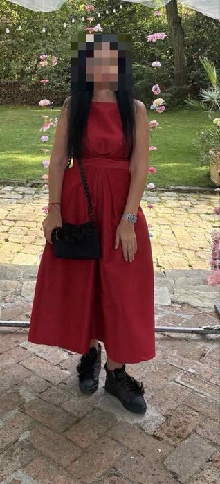 Уникална червена рокля от Muse