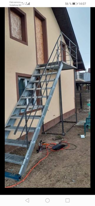 Confectionam scarii metalice zincate exterioare și pentru incendii , platforme, podete si balustrazi profesionale la cererea clientului . Asiguram tra