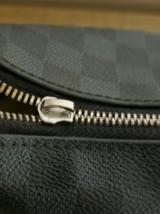 Louis Vuitton Limited Edition оригинална унисекс чанта