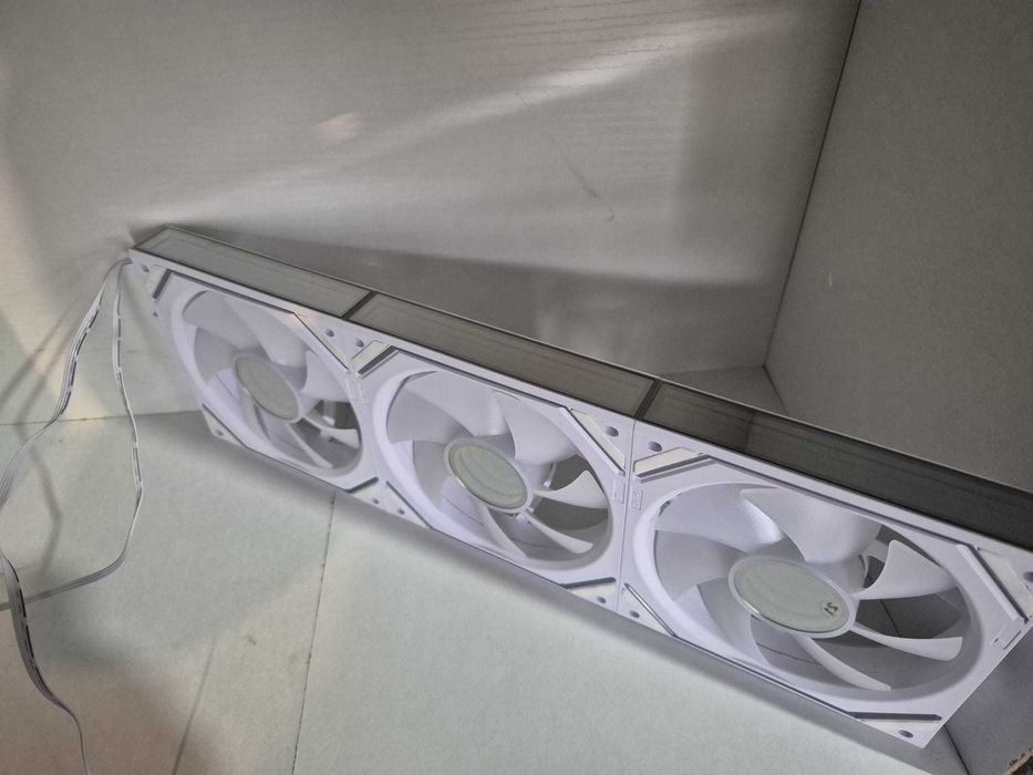 Set 3 Ventilatoare TZMRIT Interstellar V2 120mm ARGB White Resigilat