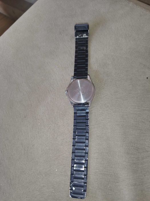 Часовник CASIO MTP-1370, с драскотина по стъклото