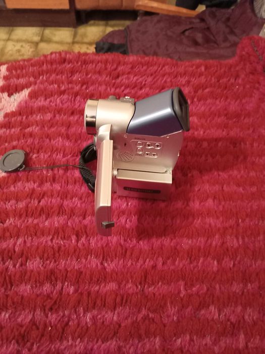 Продавам камера Sony