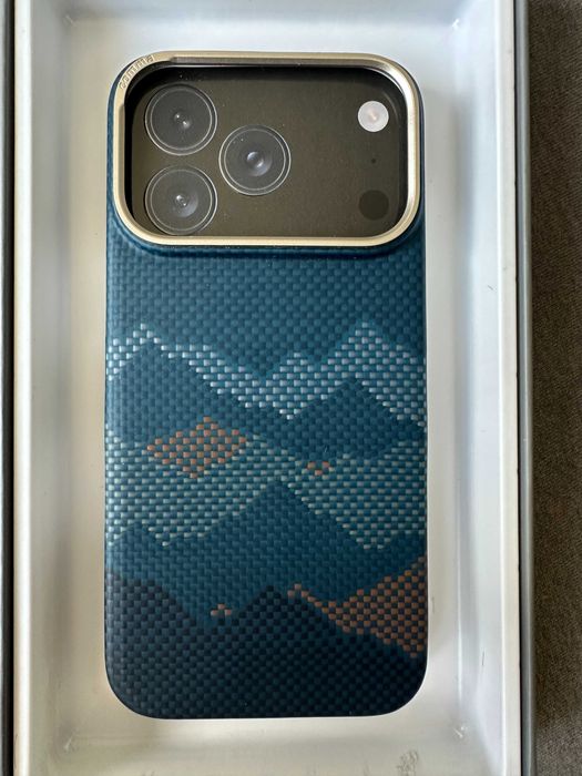 Кейс Comma за Iphone 17 Pro