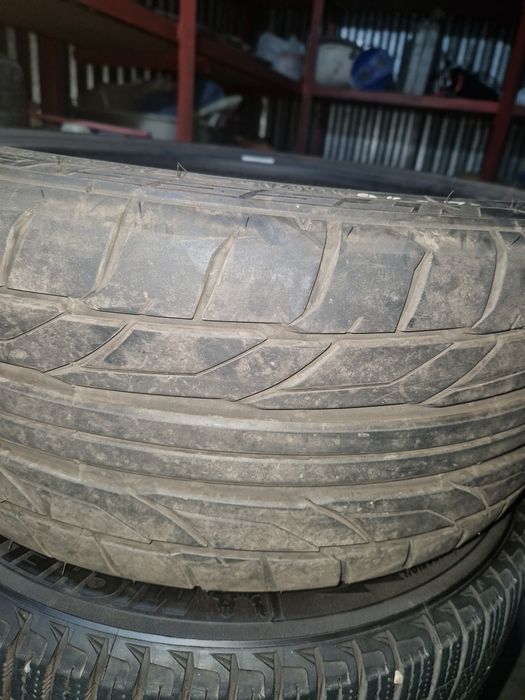 Автошины 255/35R18