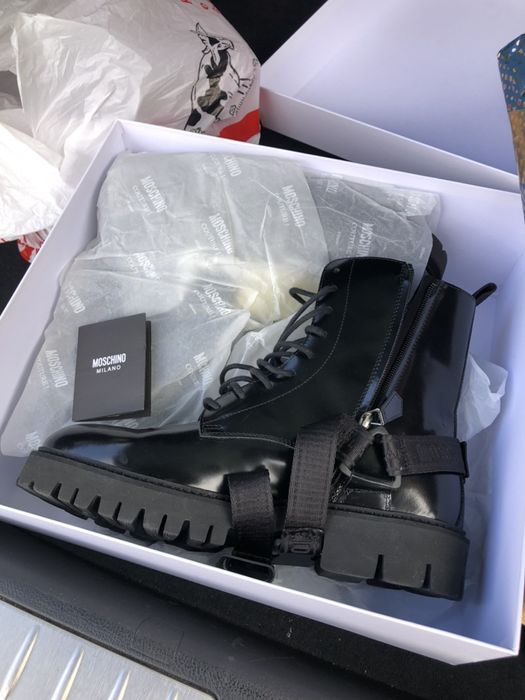 Moschino боти