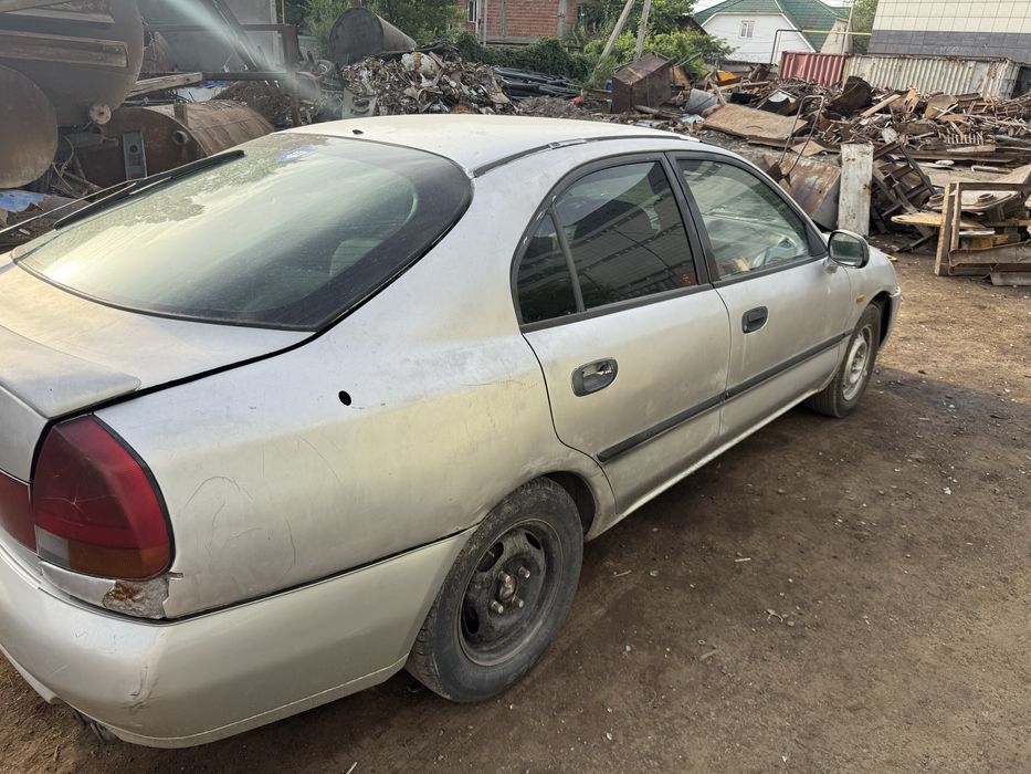 Mitsubishi Carisma 1997 Митсубиси