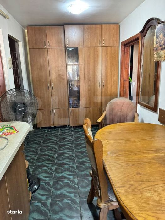 Apartament 54 mp + balcon, stadion, etaj 4, Ideal pentru renovare