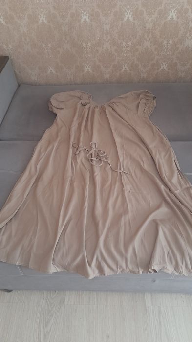Продам платье новое, длинное.