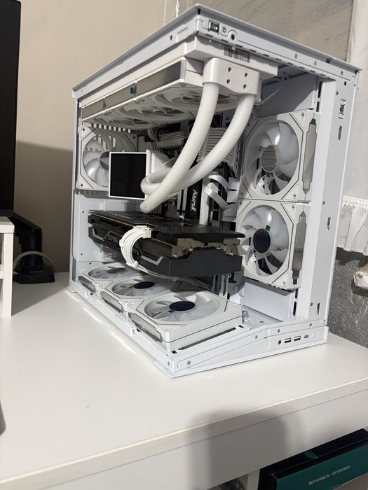 White Build nou PC Gaming