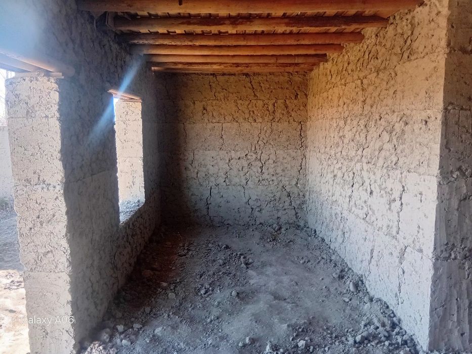 Uy joy sotiladi kadastir bor