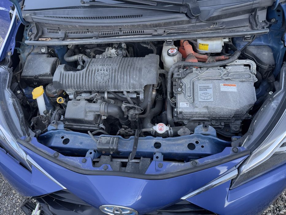 Toyota Yaris Тойота Ярис 2017г 1.5 hybrid 100кс  На части!