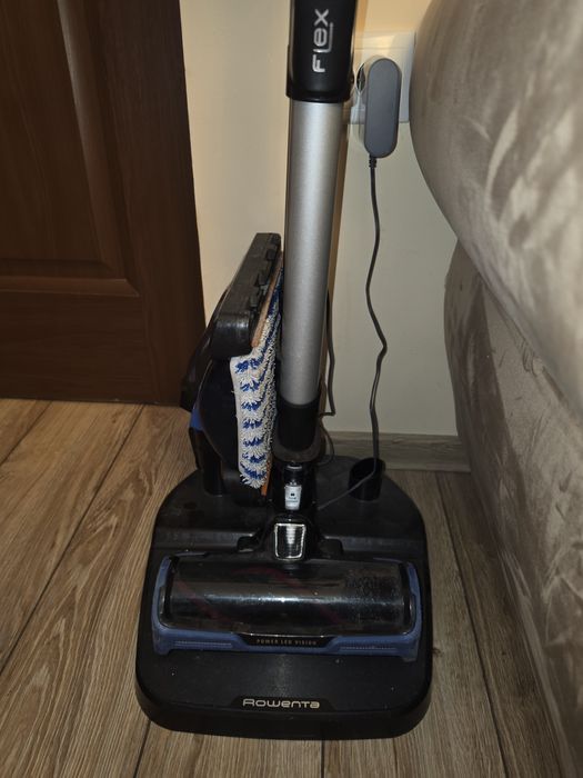 Aspirator vertical fara fir Rowenta X-Force Flex 14.60 Aqua RH99C3WO cu mop, 480W, 32.4V, autonomie 70 min