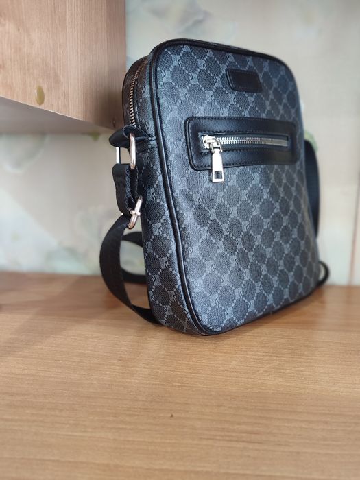 Продам новую барсетку