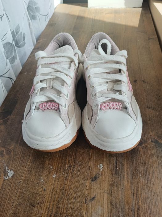 Продам кроссовки б/у xtep