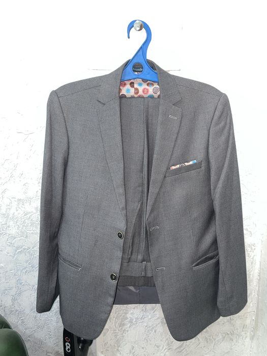 Костюм серый классический
