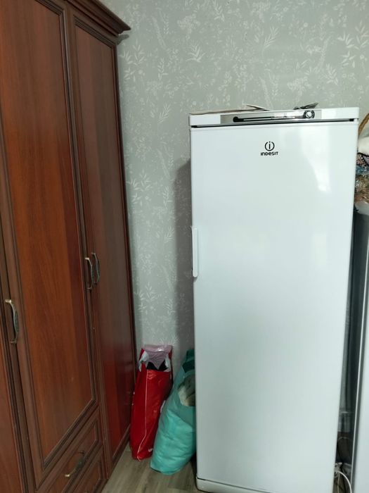 холодильник продам