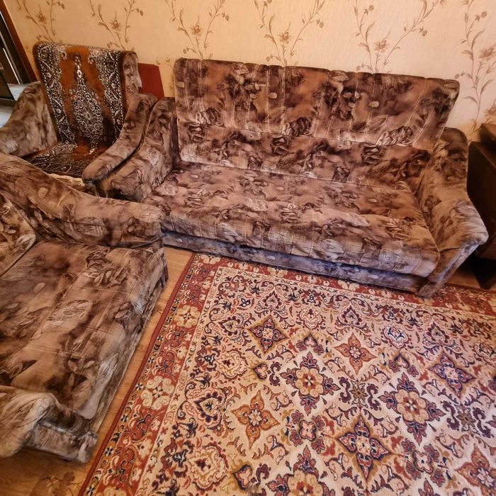 Диван и два кресла
