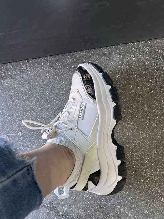 Ниски маратонки Guess