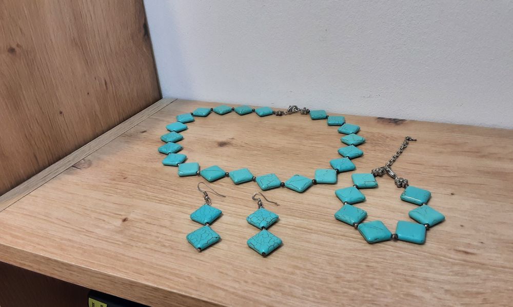 Set pietre turcoaz colier, bratara, cercei
