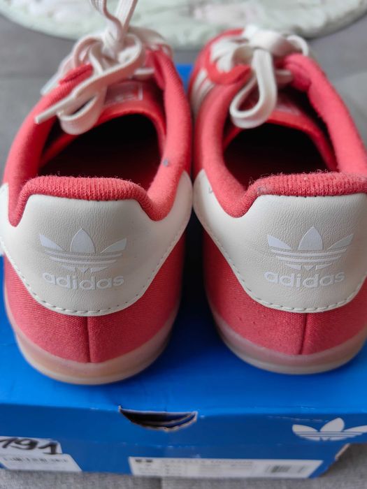 adidas Gazelle Сникърси Червени