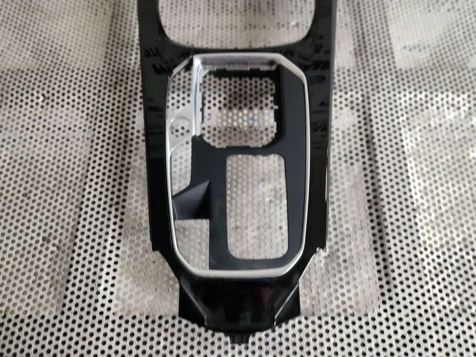 Ornament Trim Consola Centrala Schimbator Bmw Seria 1 F40 F41 Volan Stanga Mic Defect Dezmembrez Bm