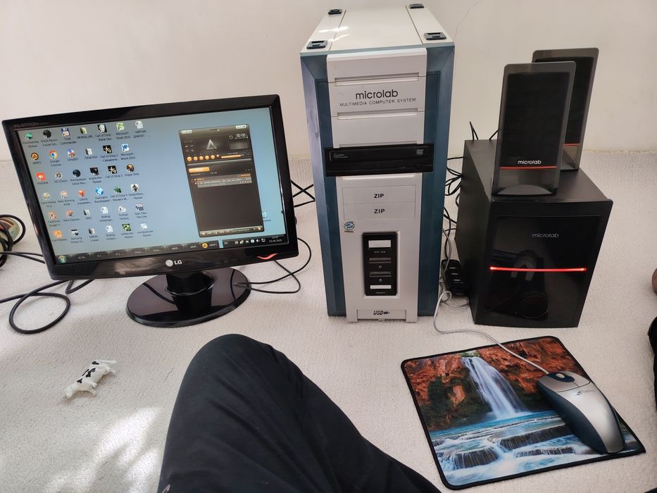 Продаю кампютер атличном состояни хороший телефон