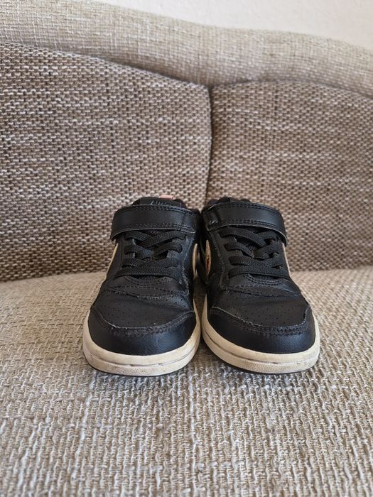 Спортни обувки / Маратонки за момиче Nike, р-р 27.5
Спортни обувки cou