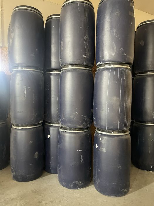 Бочка пластмассывый