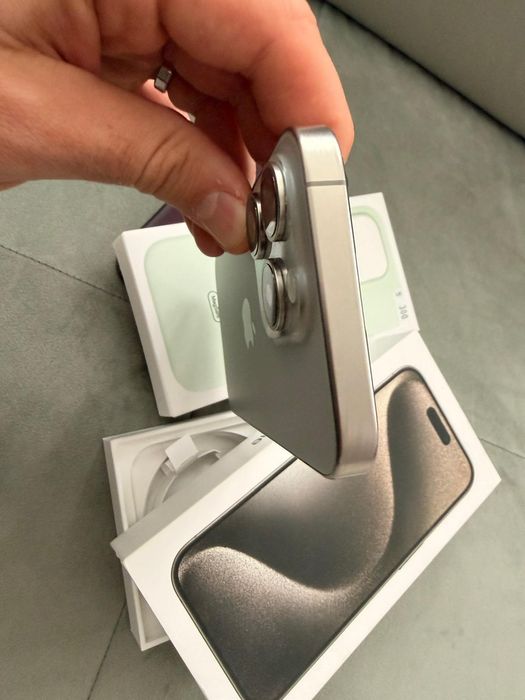 Iphone 15 pro E-SIM, model USA