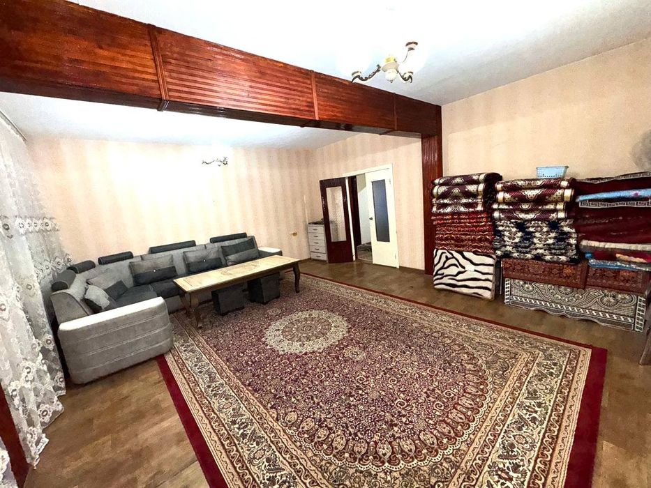 Югнаки продаётся квартира 4/2/4 в Мирзо Улугбекском районе