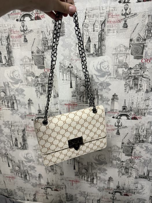 Женская небольшая сумочка