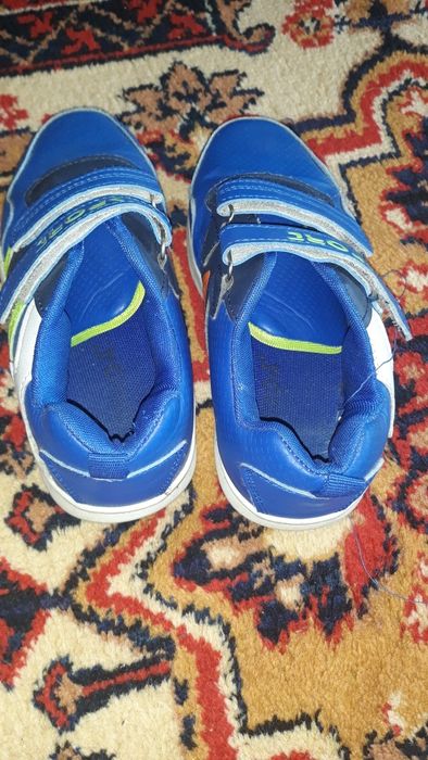 Продам кроссовки на мальчика