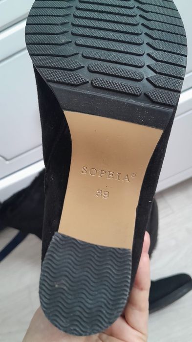 Новые не ношеные сапоги 39 р