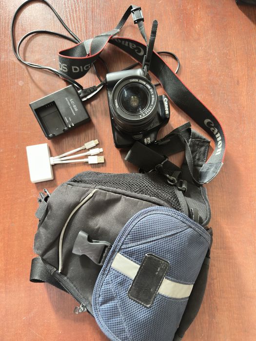 Canon EOS 1100D + 18-55mm IS II