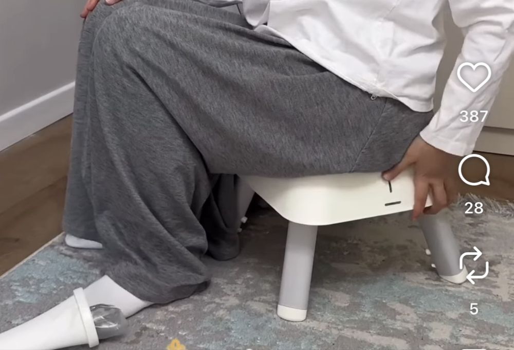 Детский стол , стульчик для кормление