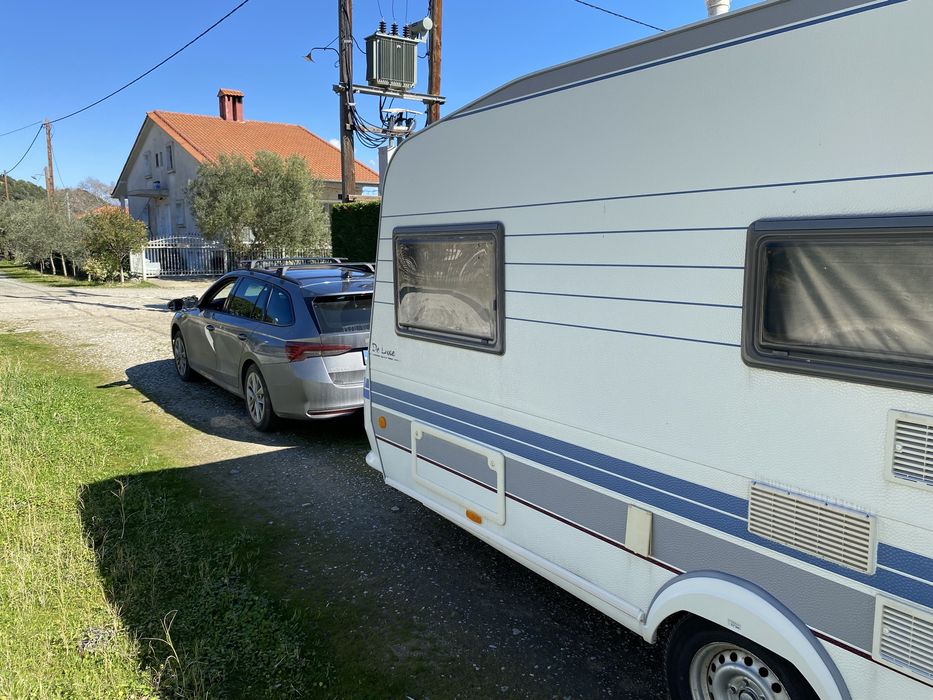 Продавам оборудвана каравана Hobby, в къмпинг Аспровалта, Гърция