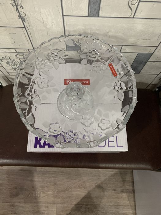 Продам тортницу новую