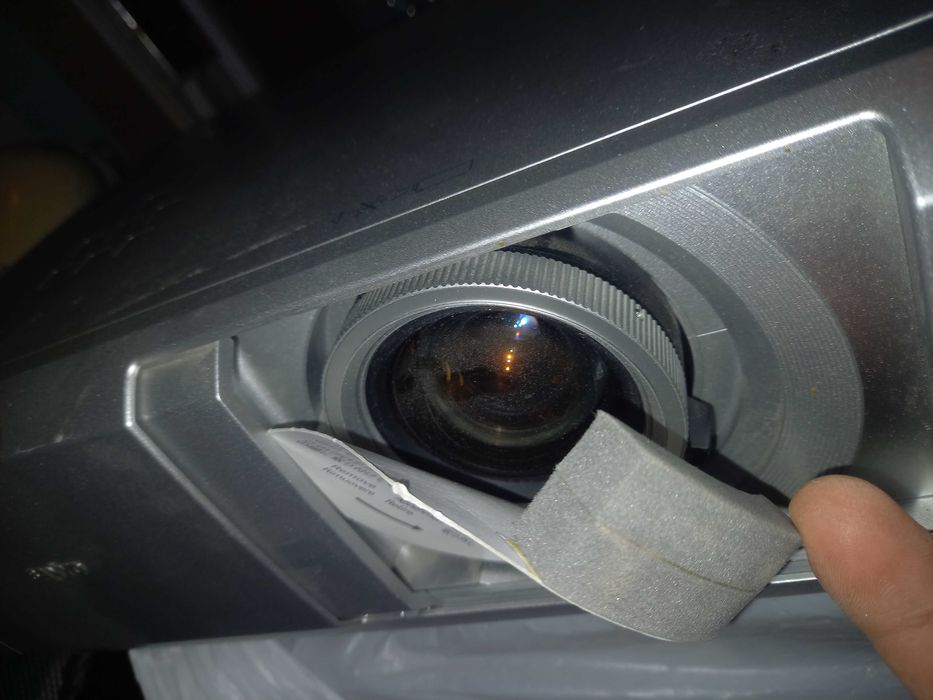 Проектор SANYO за домашно кино