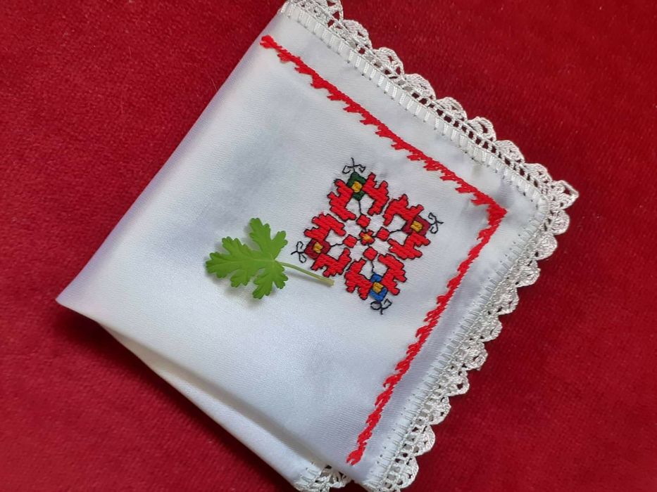 Кърпички с български шевици