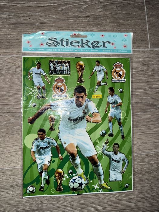 Продам Ретро футбольные наклейки