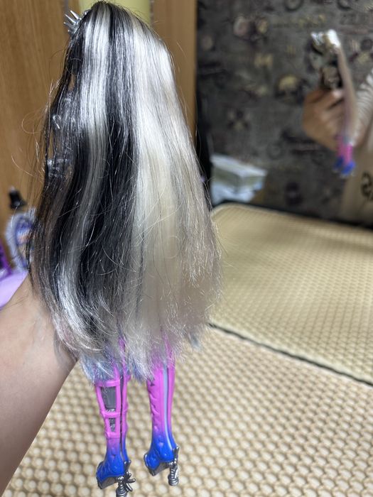 Продам куклу монстр  хай!