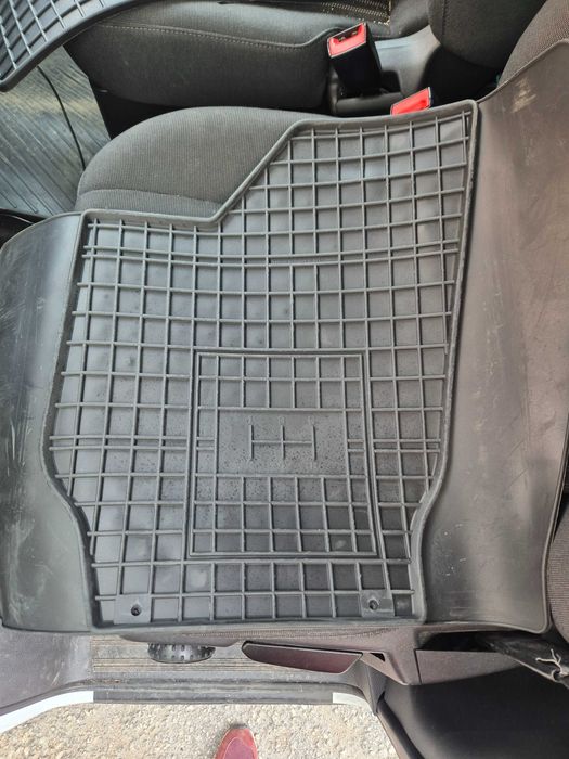 Нови гумирани стелки ford transit /custom /tourneo форд транзит