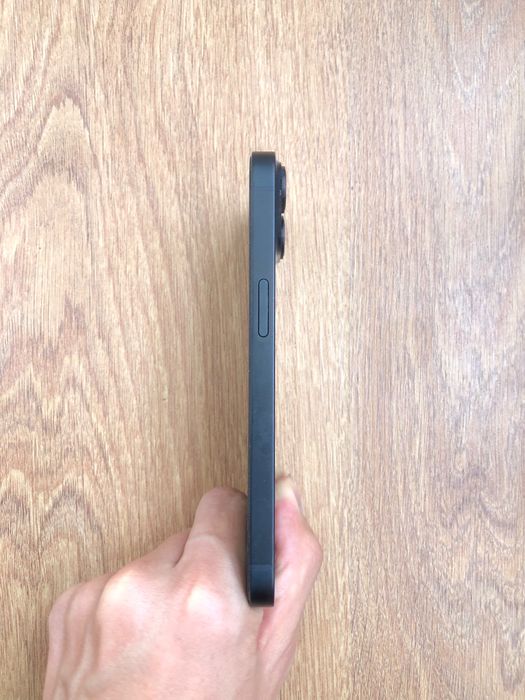iPhone 14 , ремонту не подлежал
